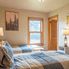 Cozy Corner, 2 Bedroom East End Home
