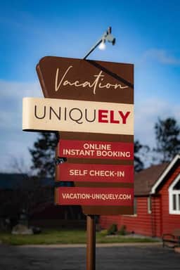 Vacation UniquEly Cottage 4, Downtown Ely