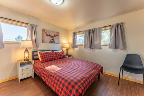 Ely Basecamp, 5 Bedroom near Whiteside Park - Image 1