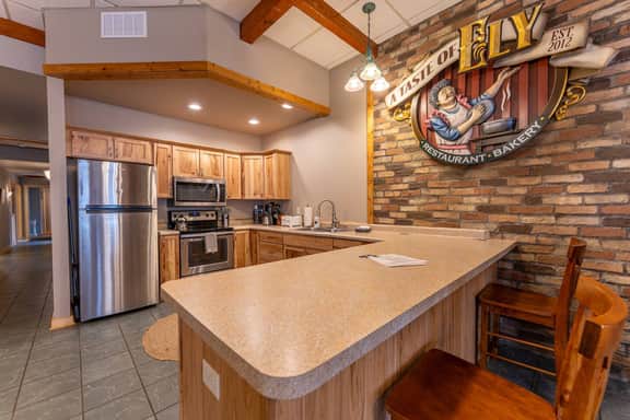 A Taste of Ely 4BR Apartment with Sauna - Image 2