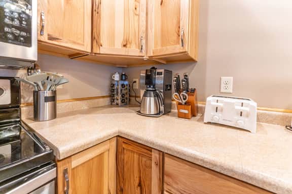A Taste of Ely 4BR Apartment with Sauna