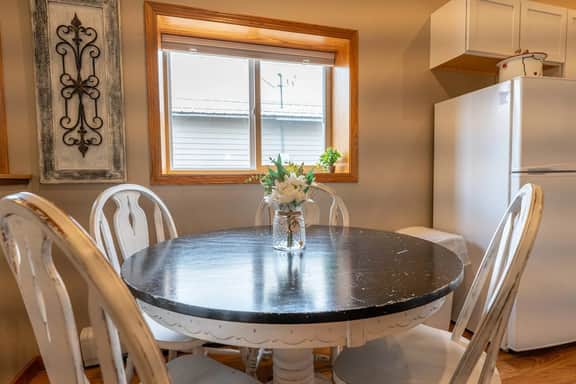 A Taste of Ely Studio, Heart of Downtown