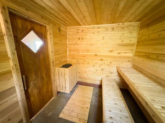 Yacht Club Cabin on Burntside with Private Sauna