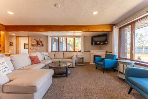 Sandy Point Resort Lakefront Family Retreat