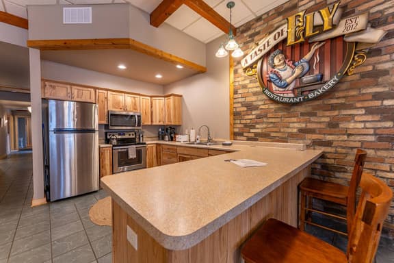 A Taste of Ely 4BR Apartment with Sauna