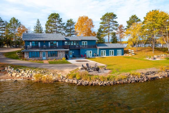 Sandy Point Resort 6 Bedroom on Shagawa Lake