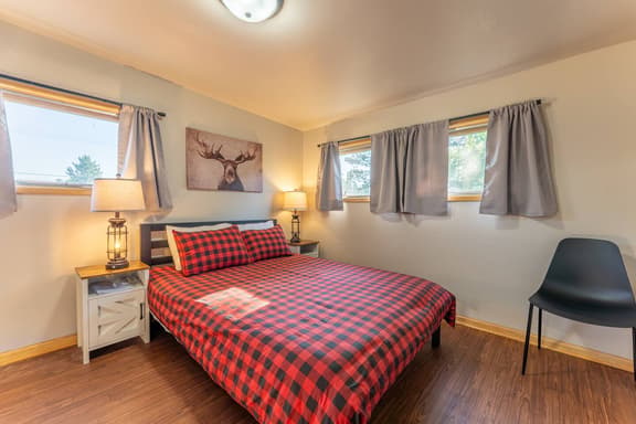 Ely Basecamp, 5 Bedroom near Whiteside Park