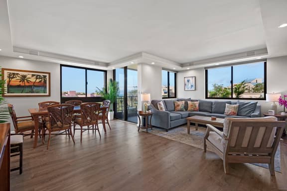 Lux Ocean View Penthouse 2 Kings+, Steps to Beach